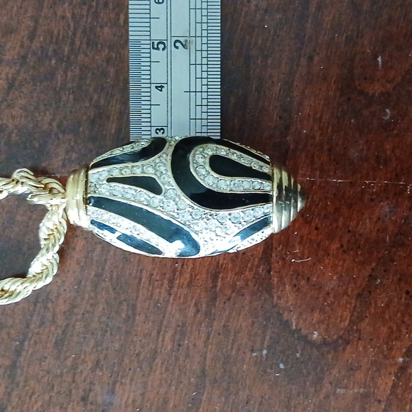 Elegant 14kt Gold Plate Chain With Gold Tone, Black Enamel, Rhinestone Pendant - Picture 4 of 6